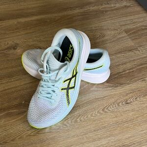 ASICS Magic Speed 2 Sneaker Size 7.5